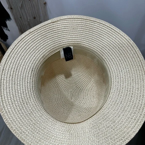 New Raffia Sunhat with Pompoms - Picture 3 of 3